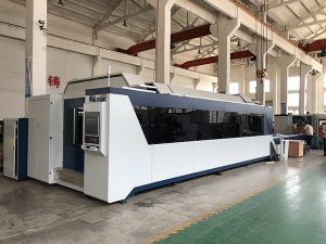 Macchina da taglio laser in fibra da 1500mmx3000mm con vendita calda e buon prezzo con sorgente laser da 500W, 700W, 1000W