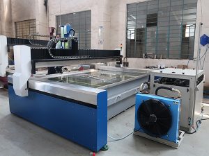 Piccola macchina da taglio a getto d'acqua CNC, getto d'acqua ad alta pressione: marmo, granito, vetro, ceramica, metallo